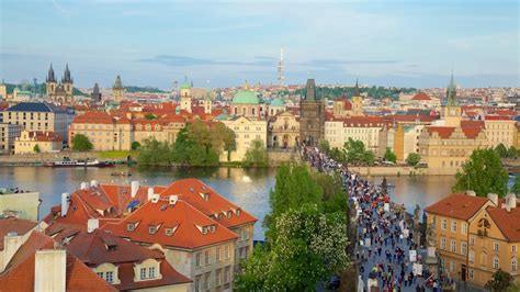 Volo hotel per Praga: prenota i tuoi viaggi con eDreams.